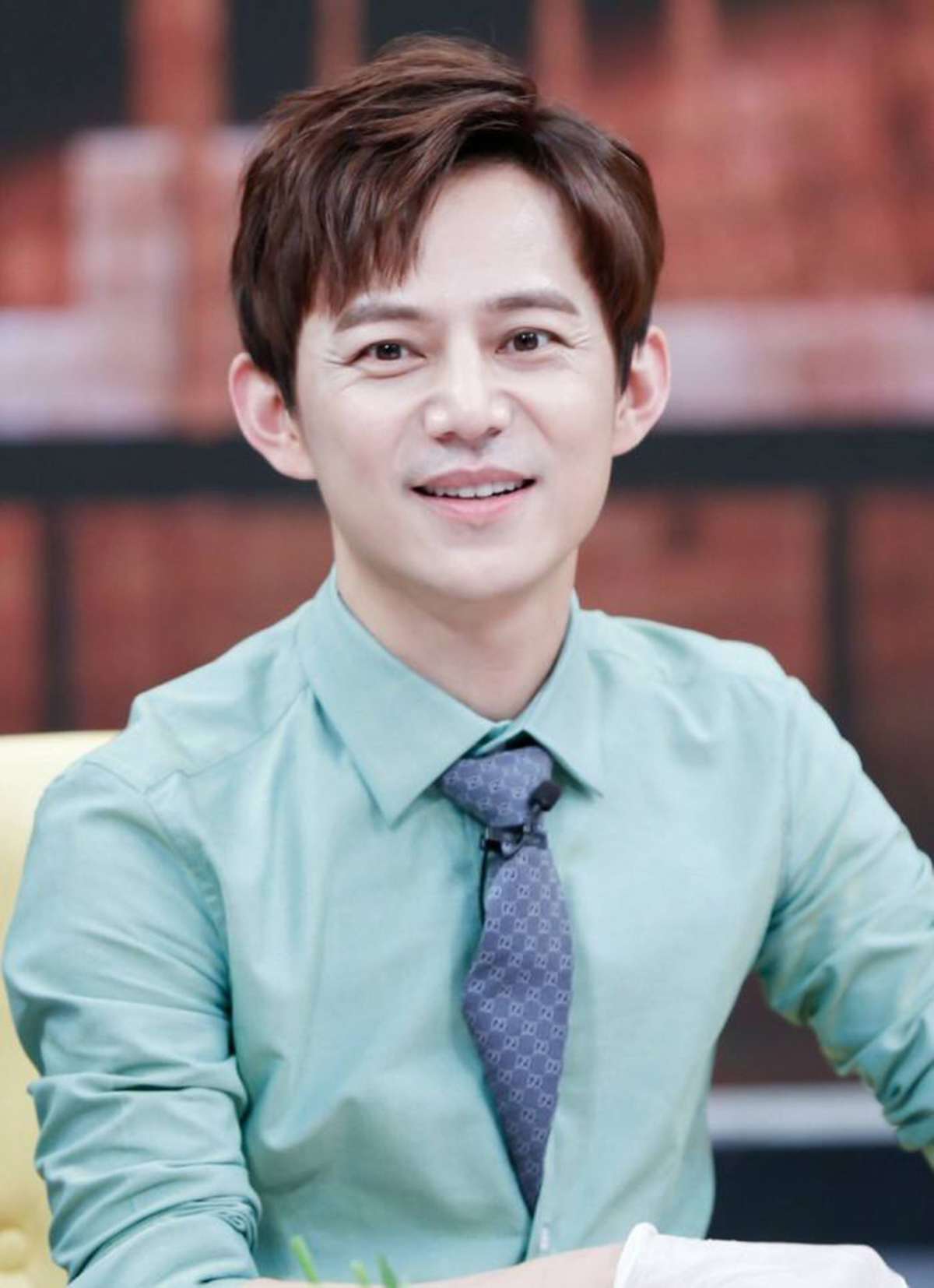 何炅回应睡几小时,何炅每天只睡4小时