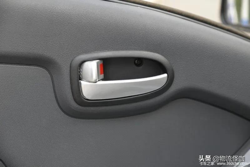 凯马锐航x3柴油版单排小货车3米98,凯马锐航x33.6单排栏板多少钱