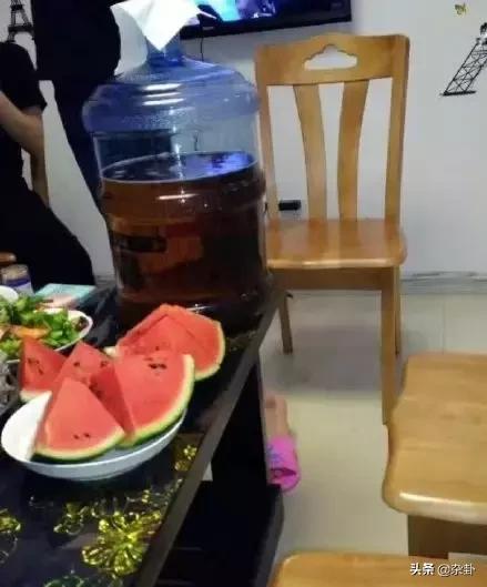 青岛本地人怎么喝青岛啤酒,青岛西海岸青岛啤酒