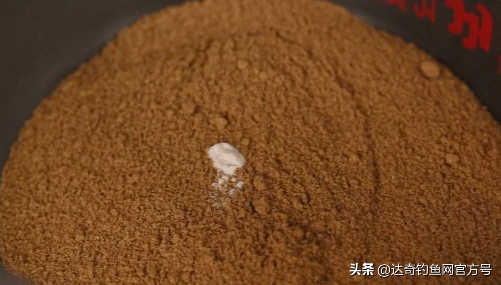 饵料老是掉钩怎么解决呢,野钓只吃饵料不咬钩是什么原因