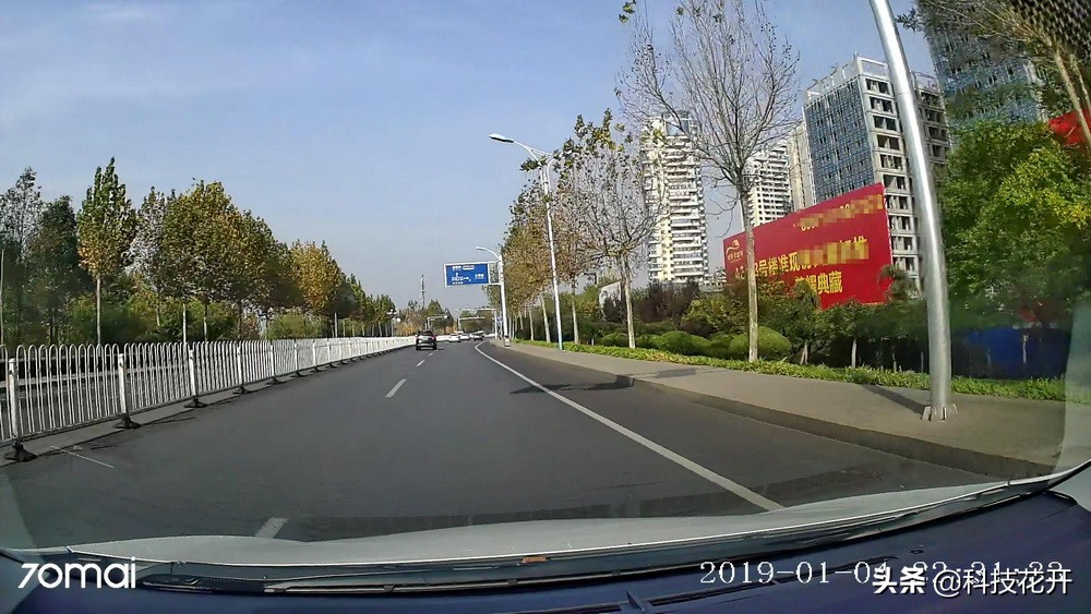 70迈流媒体记录仪10寸,70迈流媒体记录仪测评