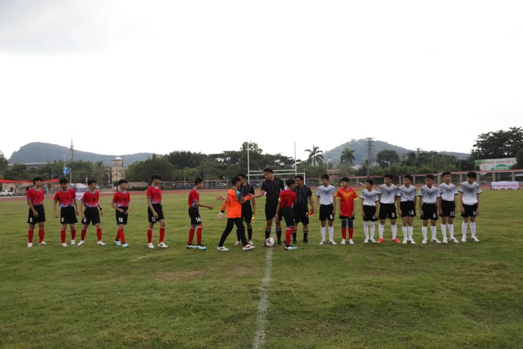 白沙路学校足球比赛,全县中小学生校园足球赛开赛