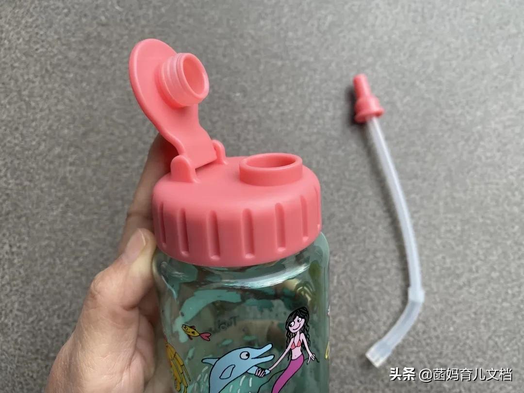 儿童水杯怎么选比较好,儿童水杯材质哪种最安全