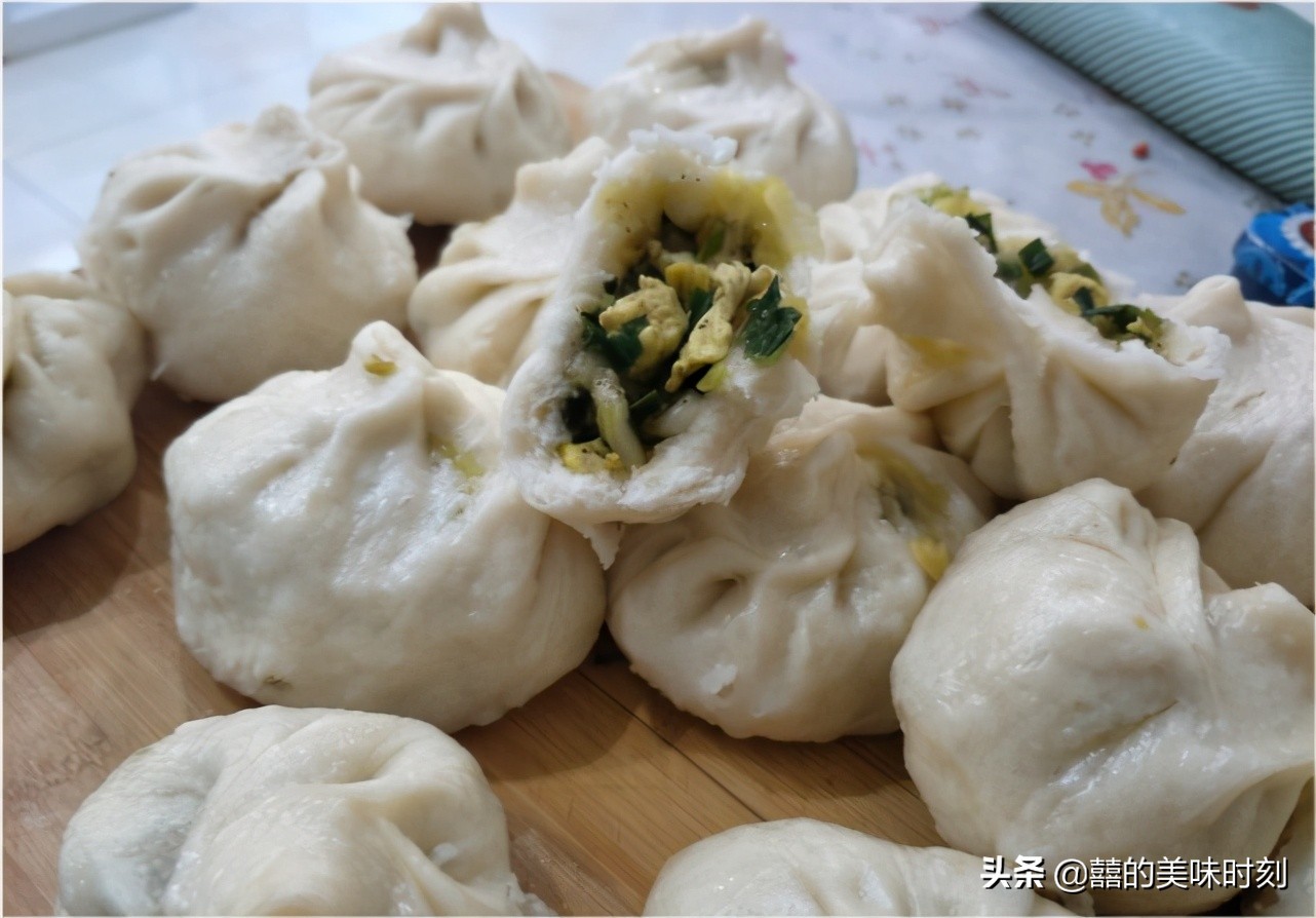 山东大叔在工地卖1元包子,一破三轮半小时卖光,有人一顿吃5个