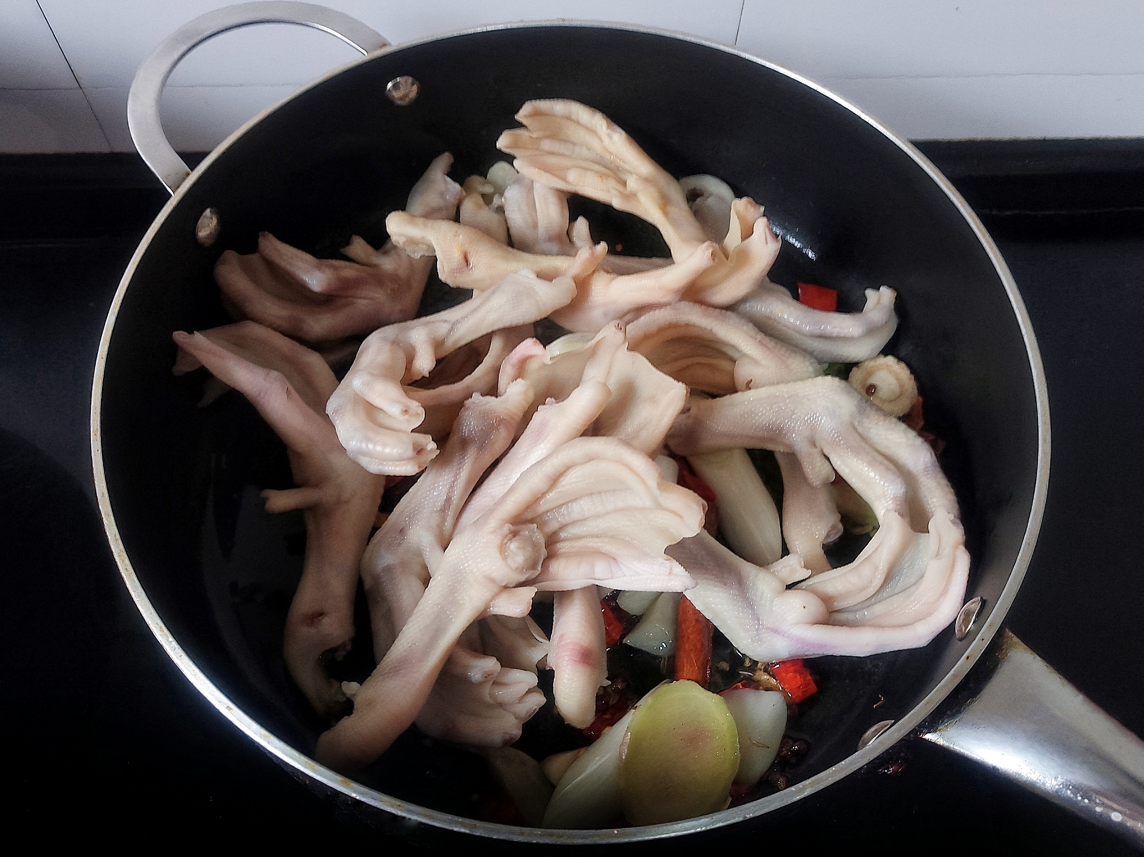 怎么卤鸭掌好吃又简单的做法,卤鸭掌怎么做视频教程