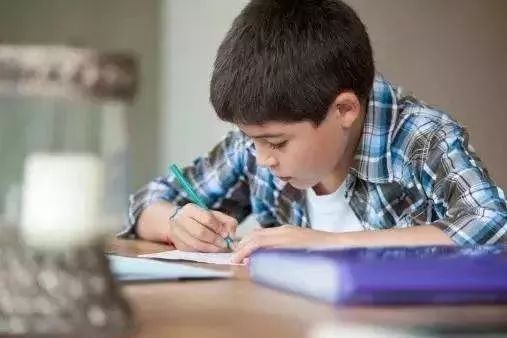 四年级孩子写作业太慢怎么办,孩子写作业太慢太磨蹭的七种对策