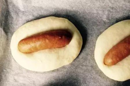 法式蒜香烤肠面包做法,丹麦烤肠面包做法