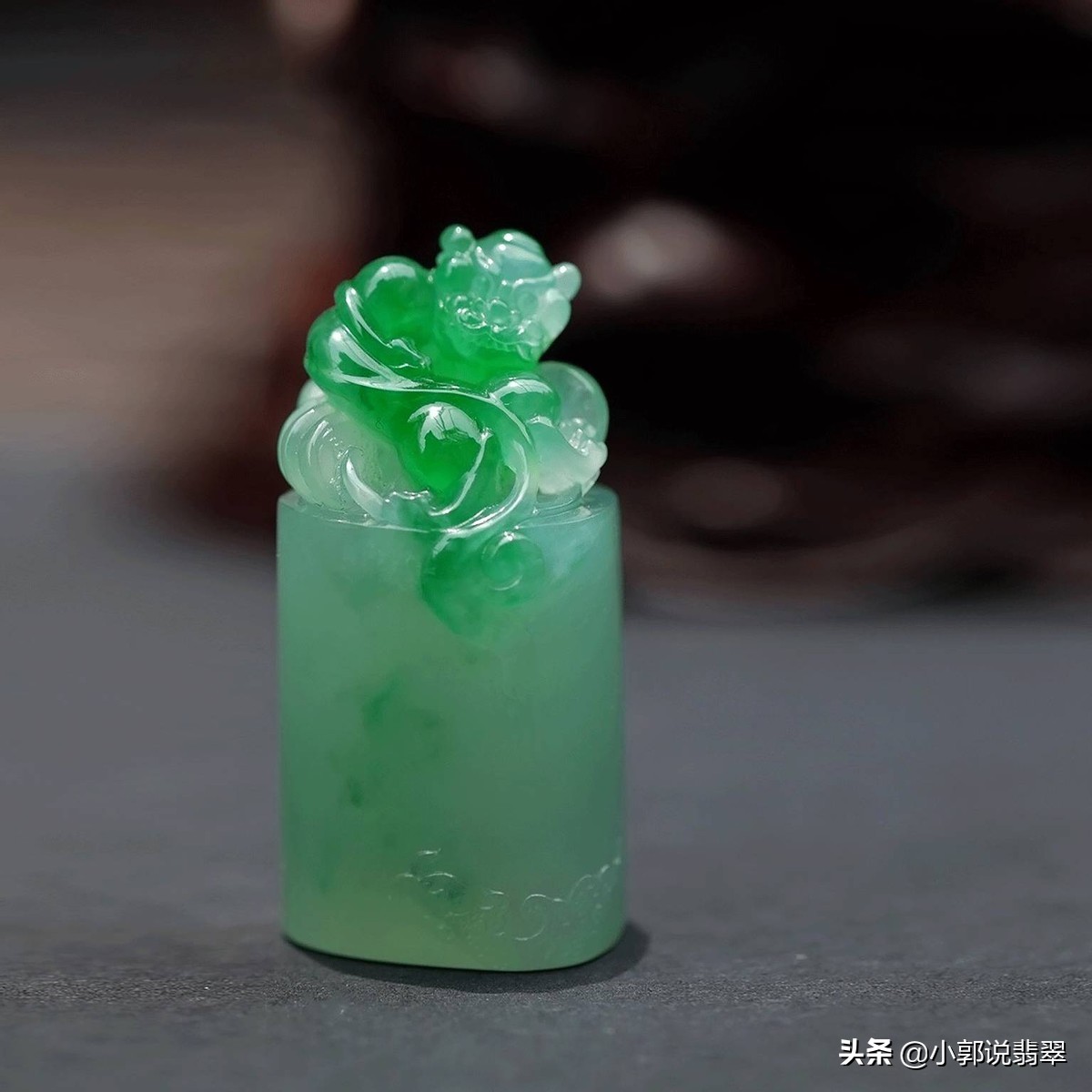 翡翠是怎么变成石头的,翡翠是怎么天然形成的