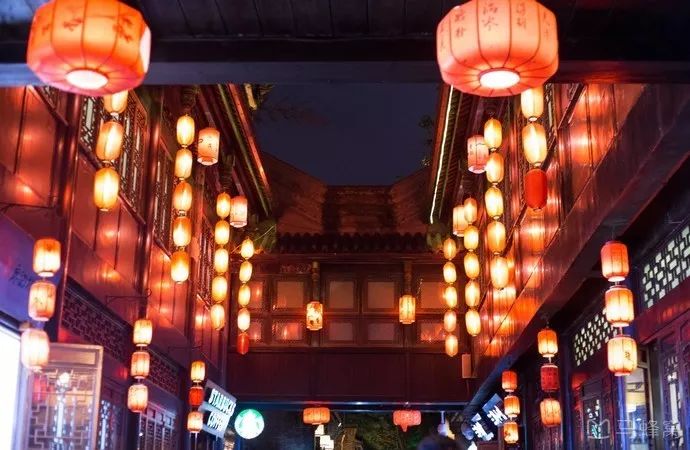 成都旅游远近攻略推荐理由,成都蓉城之秋旅游攻略