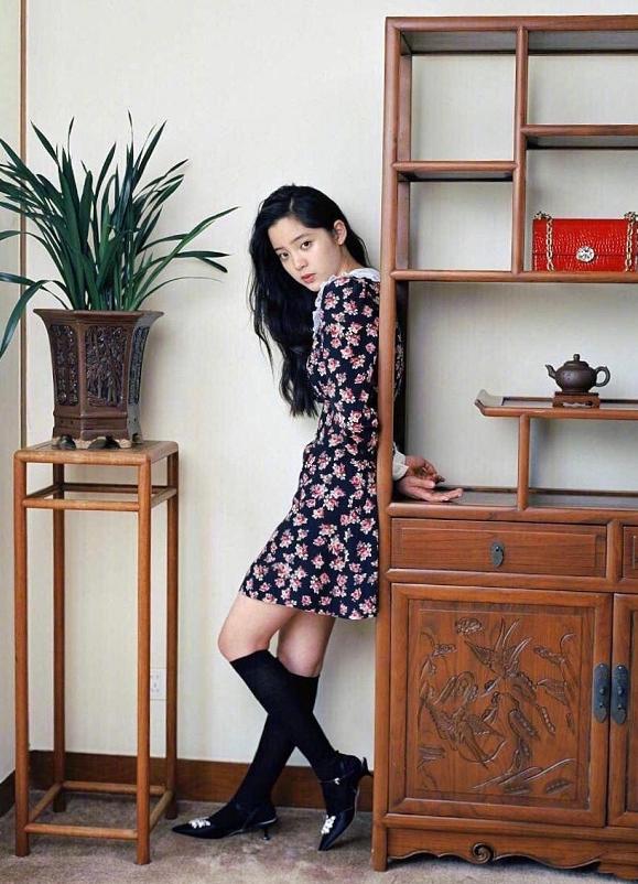 欧阳娜娜真女神轻松驾驭各种穿搭,欧阳娜娜小众品牌裙子