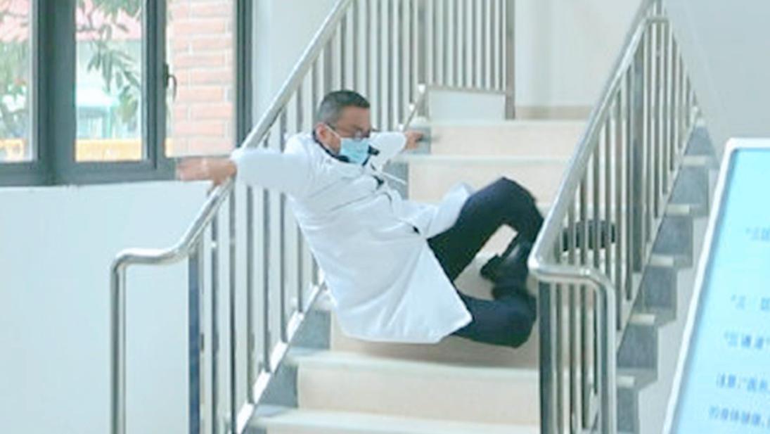 张涵予和钟南山照片,张涵予钟南山