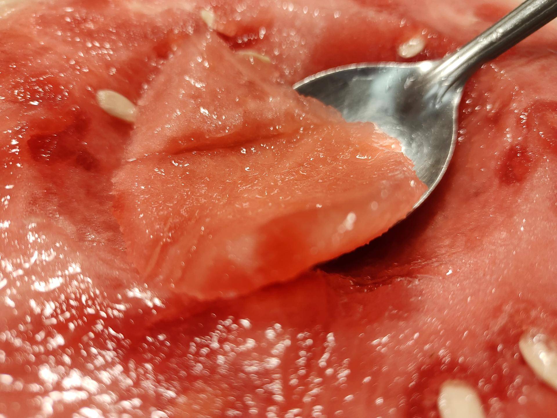 iQOONeo3是一款适合年轻人使用的手机,iQOONeo3评测