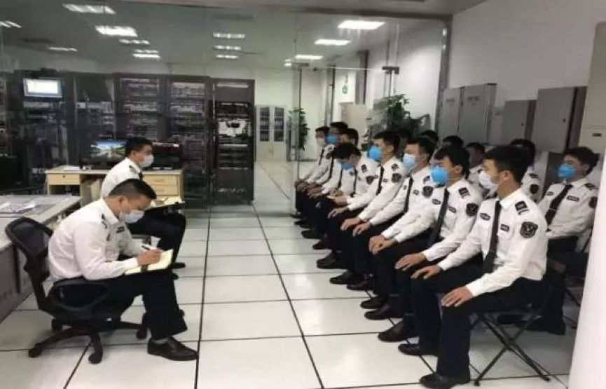 “代购”“厨子”“保洁”“学生”集齐一身,免税人全员出击