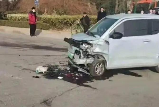 宏光mini一年卖了多少辆,宏光mini卖多少钱