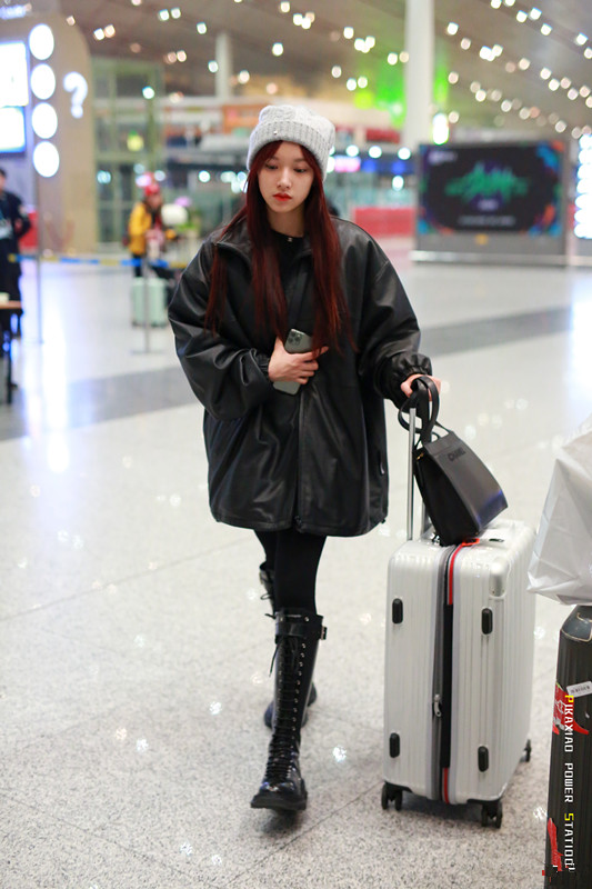 杨幂泫雅风,杨幂撞衫泫雅