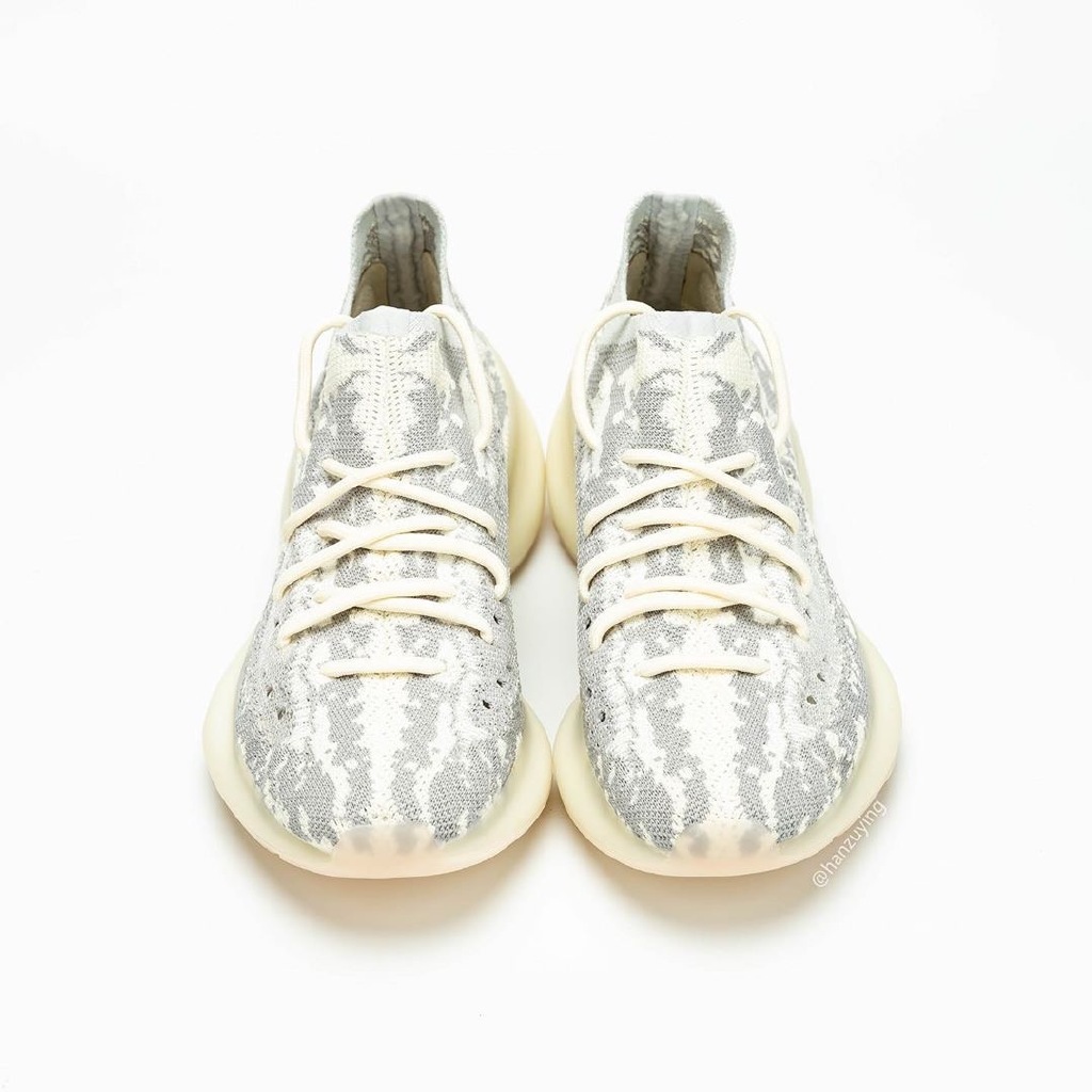 Yeezy350V3实物图赏：新的潮流风向？