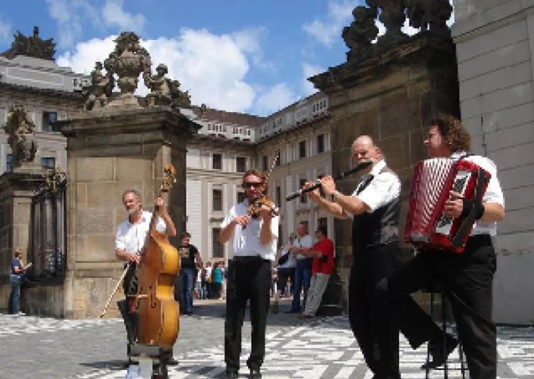 瑗垮畨鑷冲皧mall绾㈡槦,瑗垮畨绾㈡槦鑷冲皧mall