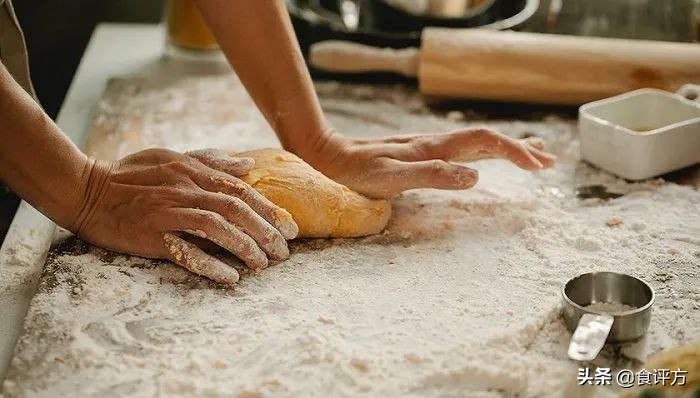 桃李与达利面包,短保坚果面包