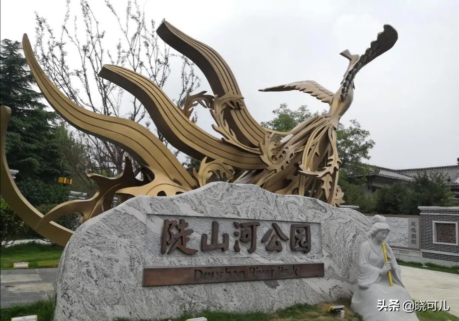 山东省十大人文旅游景点之一泰山,山东泰山西湖音乐喷泉