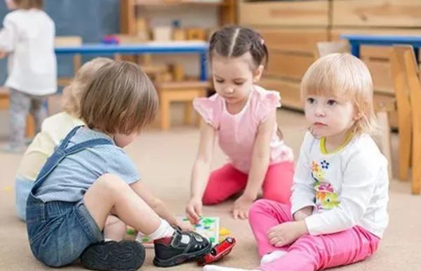 “妈妈,我今天被打了”,聪明妈妈从不会帮忙出气,而是这样去做