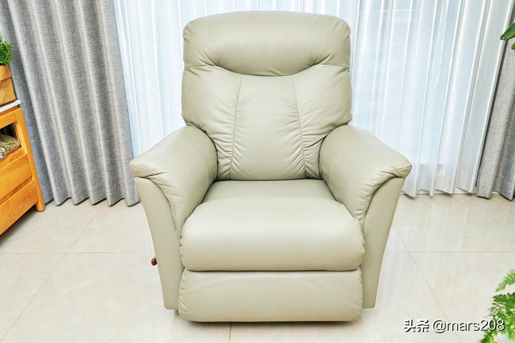 躺平也要舒适惬意，LAZBOY乐至宝功能单椅给你家中的小确幸