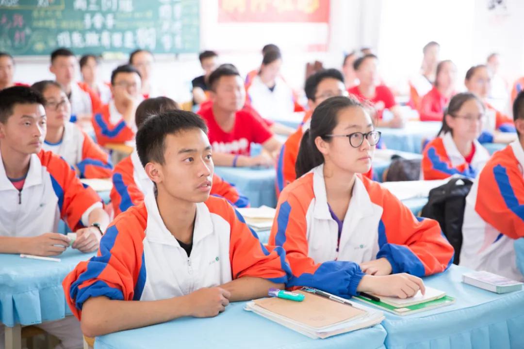 昆三中经开区学校升学率,昆明经开区昆三中校区