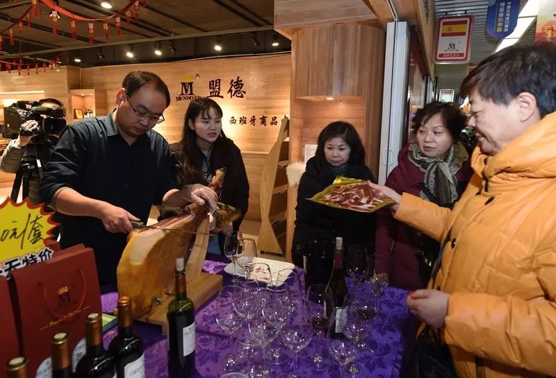 在这里，9万种洋年货任你挑