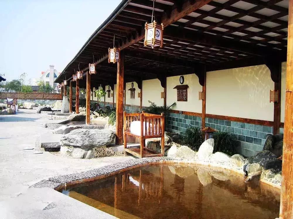 华山周边旅游攻略夏天,华山旁边有温泉