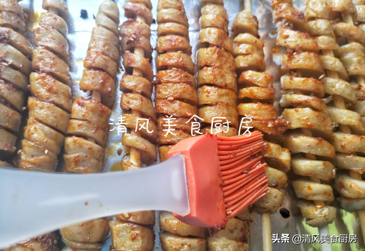 街头火爆的烤面筋教程,夜市面筋怎么烤好吃又简单