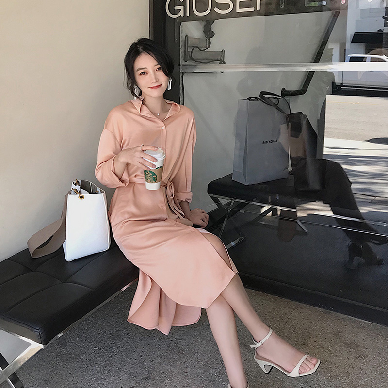 魅力网红连衣裙，显知性优雅，打造夏日迷人“砍男装”