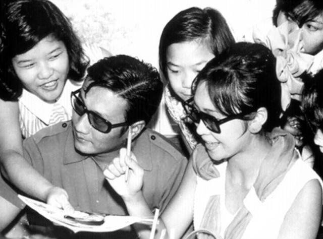 73岁影后萧芳芳:4段感情9种特长,周星驰李连杰都曾崇拜她