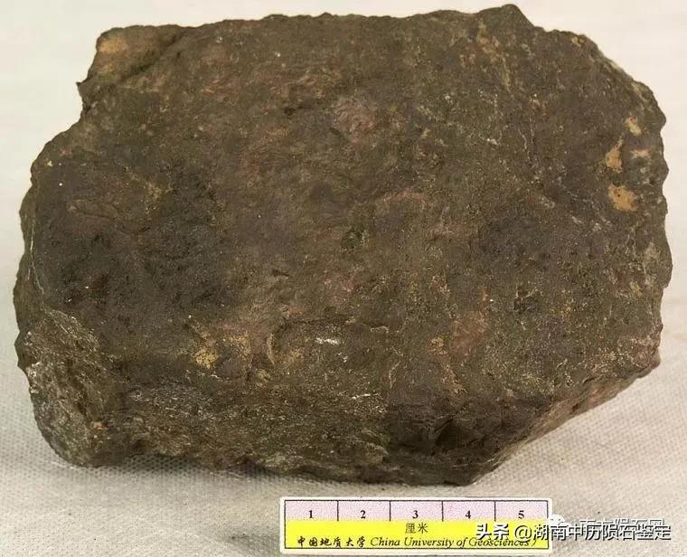 月球陨石与地球矿石的区别,月球陨石和矿石有什么区别