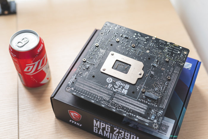 itx顶级主机配置,能提着走的电脑主机