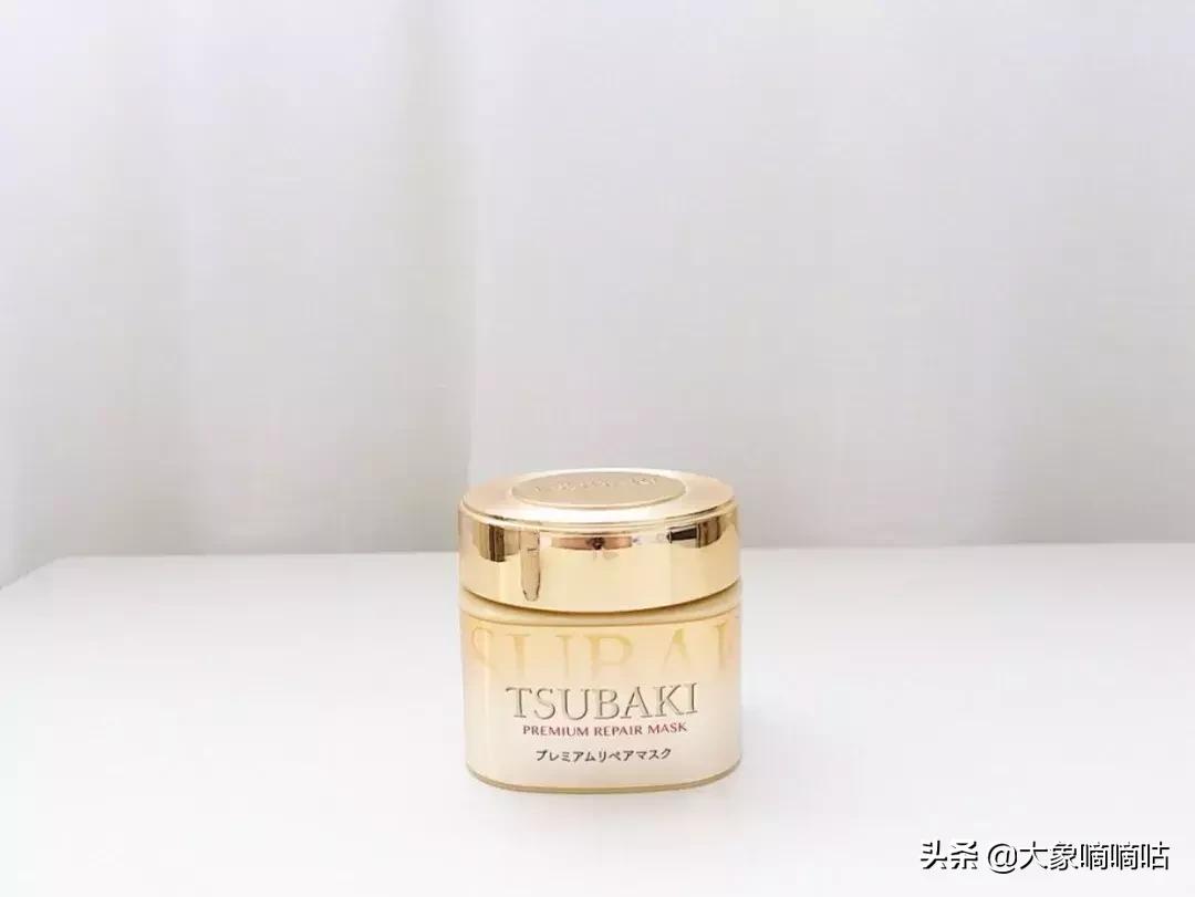 夏天头发爱出油是怎么回事,头发爱出油还有头皮屑小妙招