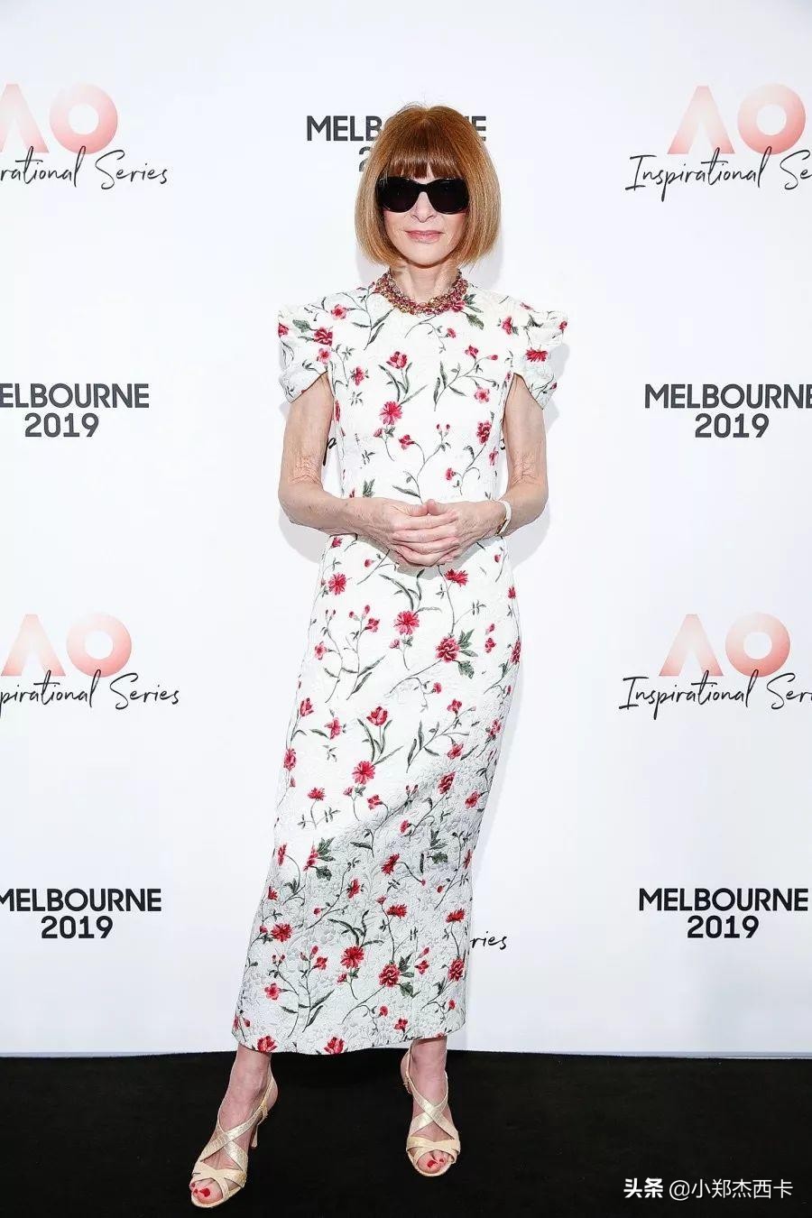 换个Logo贵10倍?!贝嫂这个联名款骗谁捏~|小郑周报