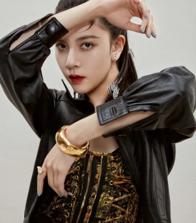 她看男人眼光一般，但对于穿搭的品味可真是绝了