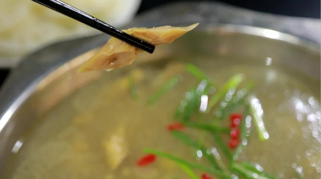 浠婃棩缇庨鎺ㄨ崘閲嶅簡灞辨按婧舵礊鐏攨,澶у▌灞辨柟绔圭瑡鐏攨