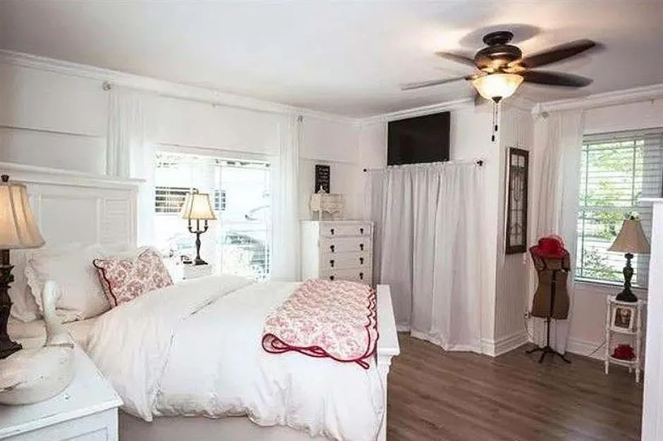 安吉丽娜朱莉麦当娜,安吉丽娜朱莉从小到大