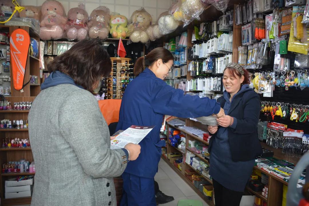 鏄ユ殩鑺卞紑鏃惰妭鐧捐姳榻愭斁,鏄ユ殩鑺卞紑涔嬫椂鎷掔粷绉佽亰