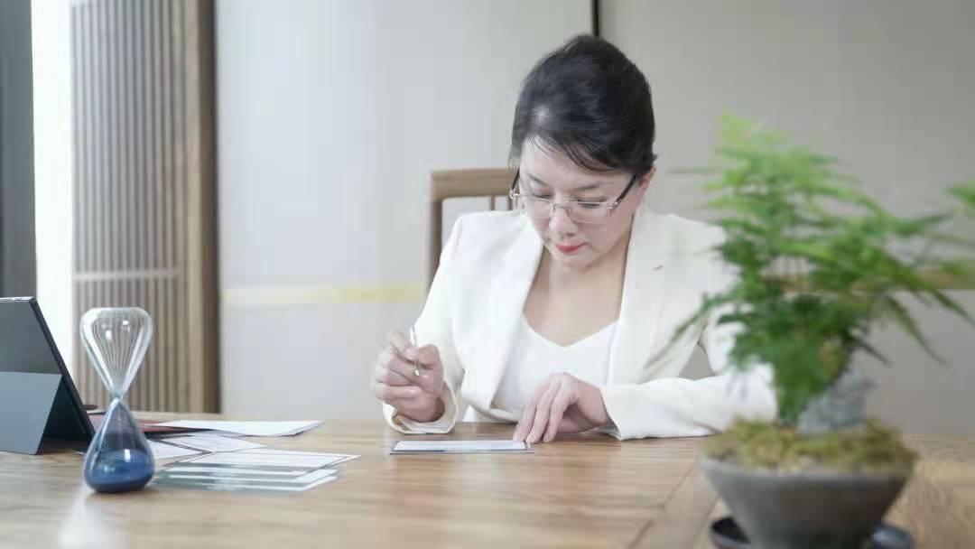 山西大姐，给人洗脸30年，开店4000家，年收入近100亿