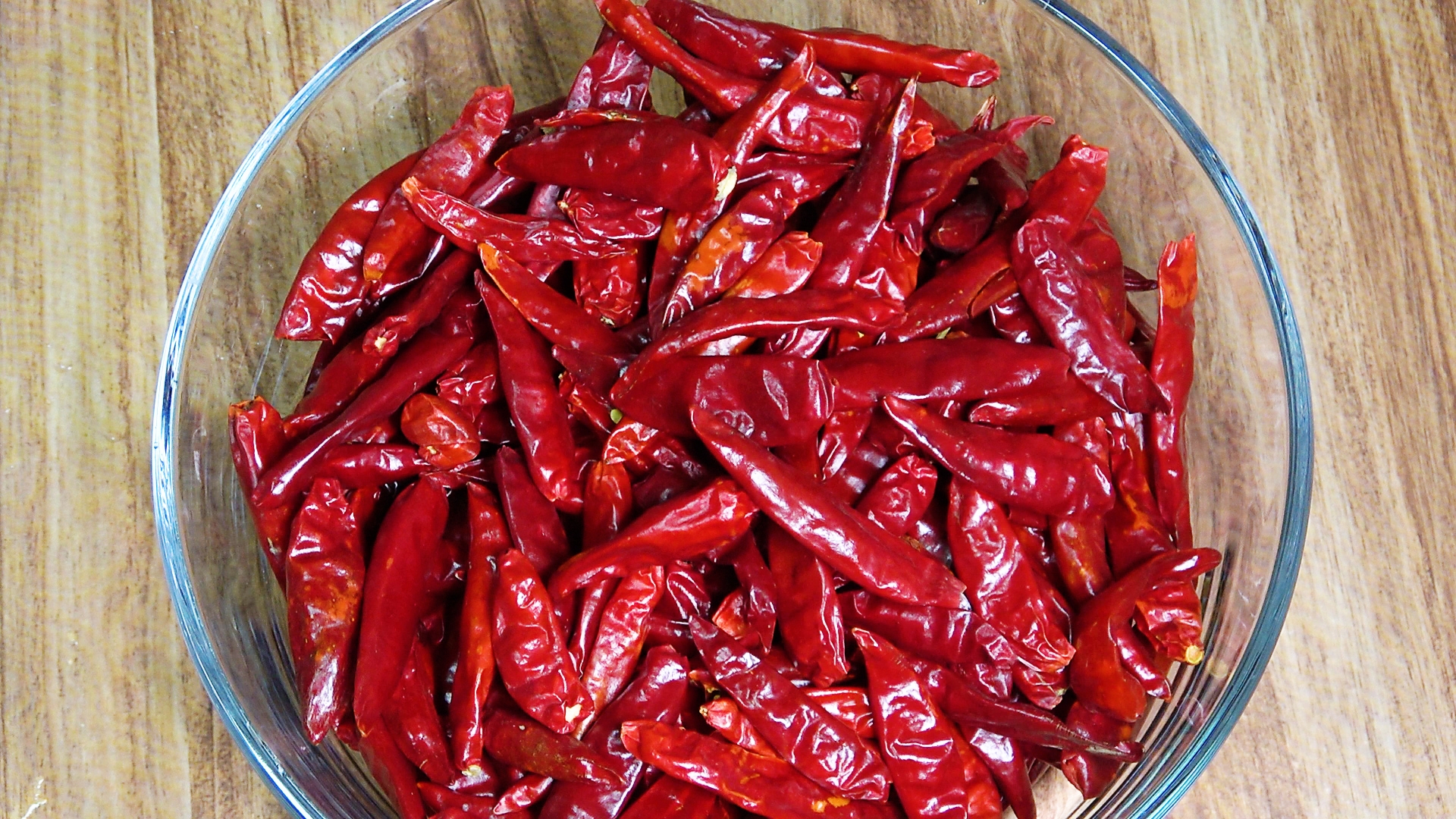 老干妈香辣豆豉酱的配方与制作,老干妈豆豉酱怎么做成的呢