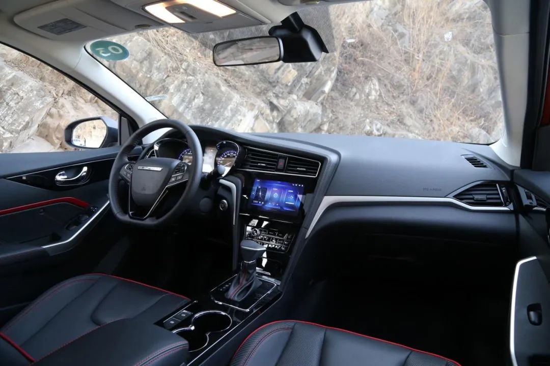 请最穷车评人吃米其林3星！聊一聊Valli这辆车到底怎么样？