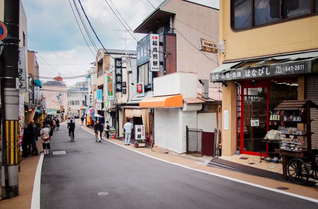 日本真实的街道,日本真的满街都没有垃圾吗
