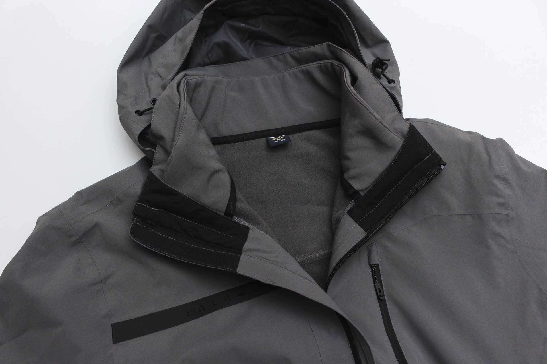 好看又好穿的冲锋衣测评,适合日常穿的户外冲锋衣