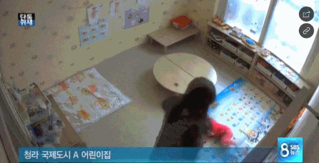 孩子在韩国被欺负,上幼儿园被欺负视频