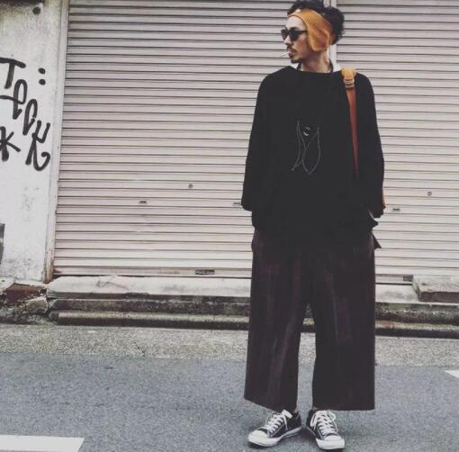 脸黑脖子黑怎么穿衣服,骨架大脖子短的女生怎么穿衣