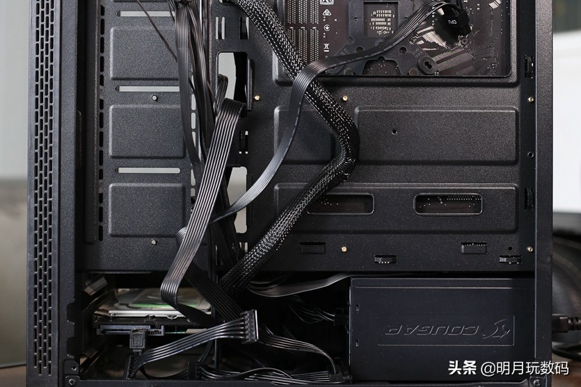 电脑无故重启是固态硬盘坏了吗,电脑无故重启是硬盘坏了么