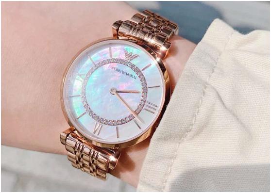 阿玛尼的手表,奢侈中带着神秘,女孩子的手表天堂