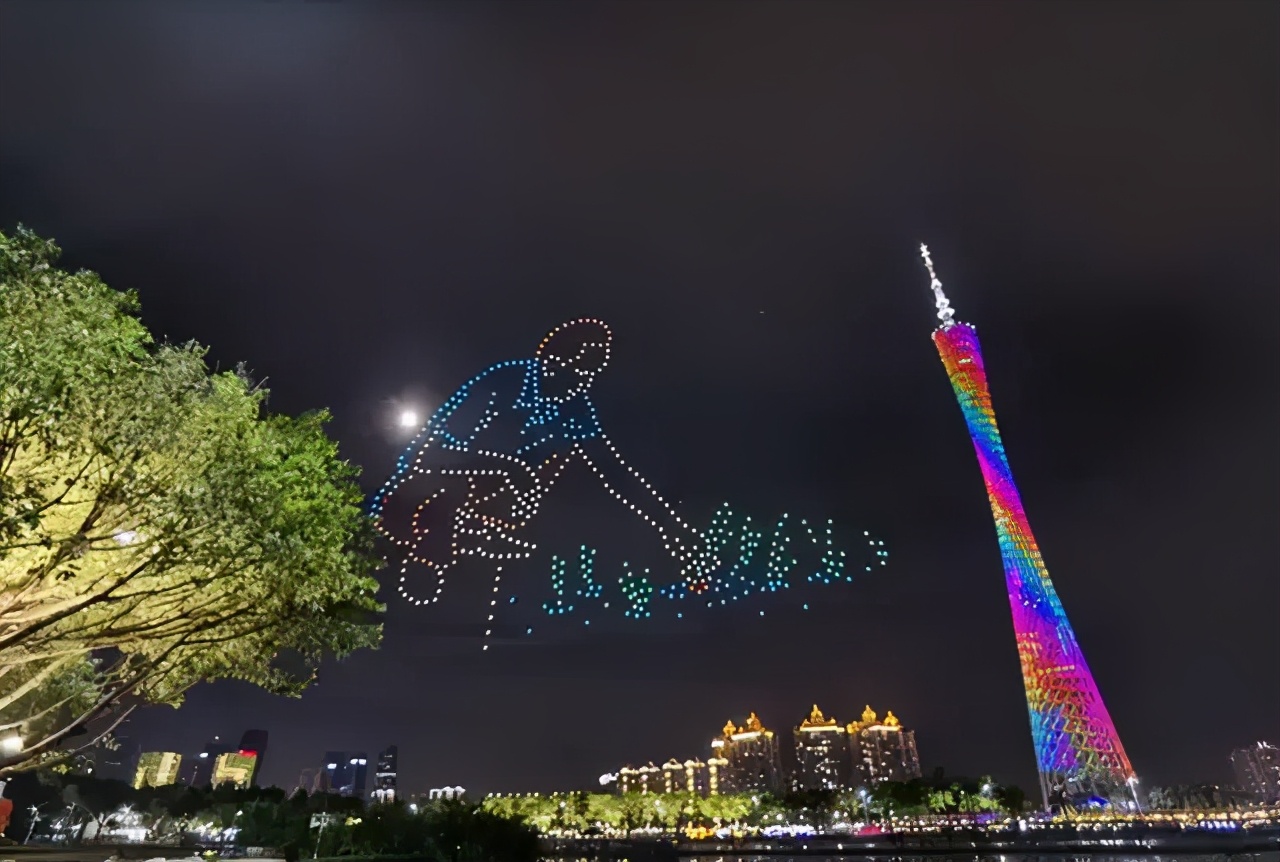 采访悼念袁隆平,长沙市民自发夹道送别袁隆平院士