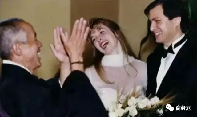 乔布斯长大后与养父母感情,乔布斯小女儿近况